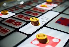 Layar login dan verifikasi akun di aplikasi arisan777